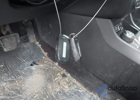 2018 Jeep Cherokee Latitude Plus 4X4 z USA, uszkodzony, nr VIN 1C4PJMLB0JD534495